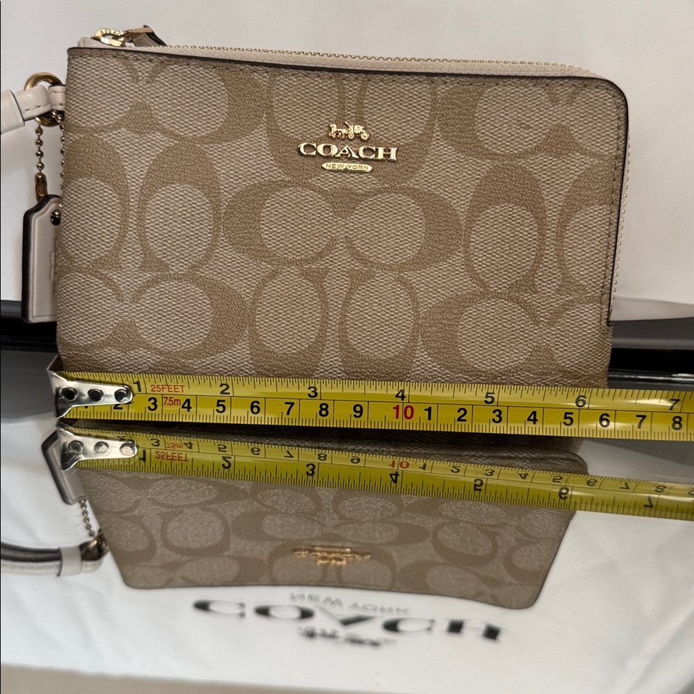 Coach Signature Beige Wristlet Wallet - New - Picture 5 of 8